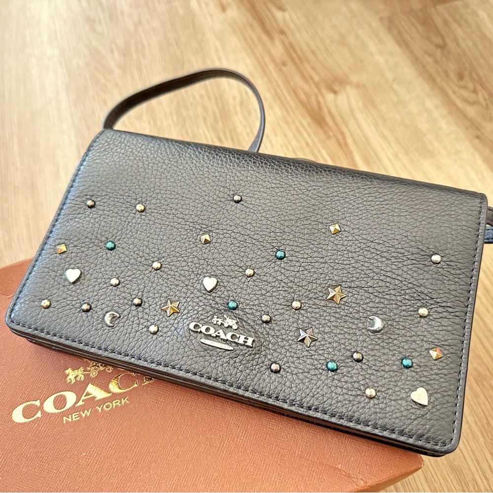 Coach Wallet On Chain